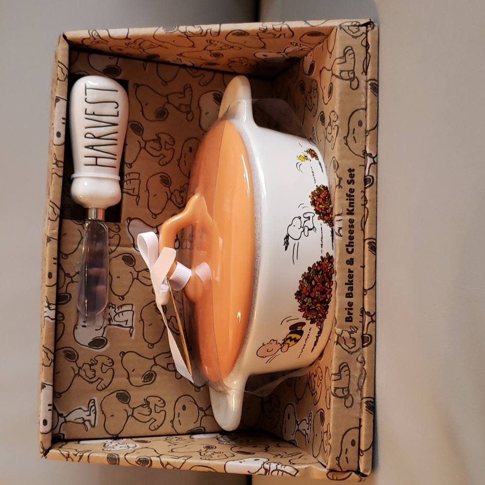 Rae Dunn Fall themed Peanuts Harvest Brie Baker and Cheese Knife set NWT